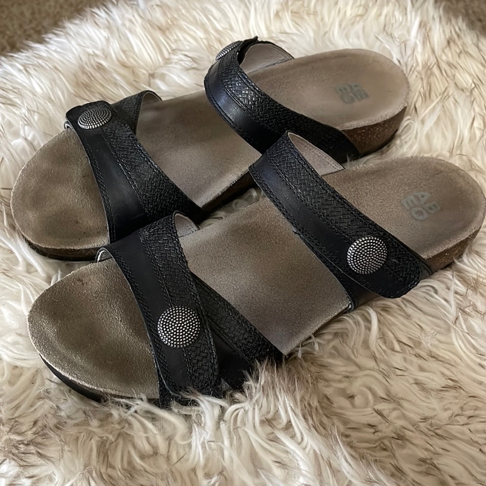 Women’s Abeo Barbara neutral sandals
